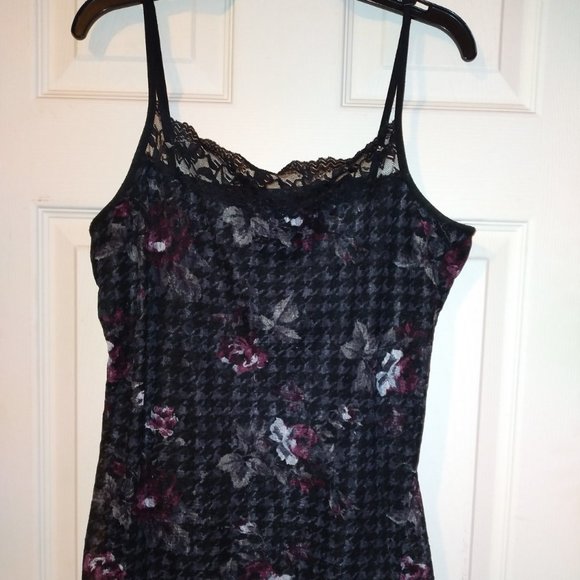 Maurices Tops - 🌻Maurices Black and Burgundy Camisole-Size Large🌻
